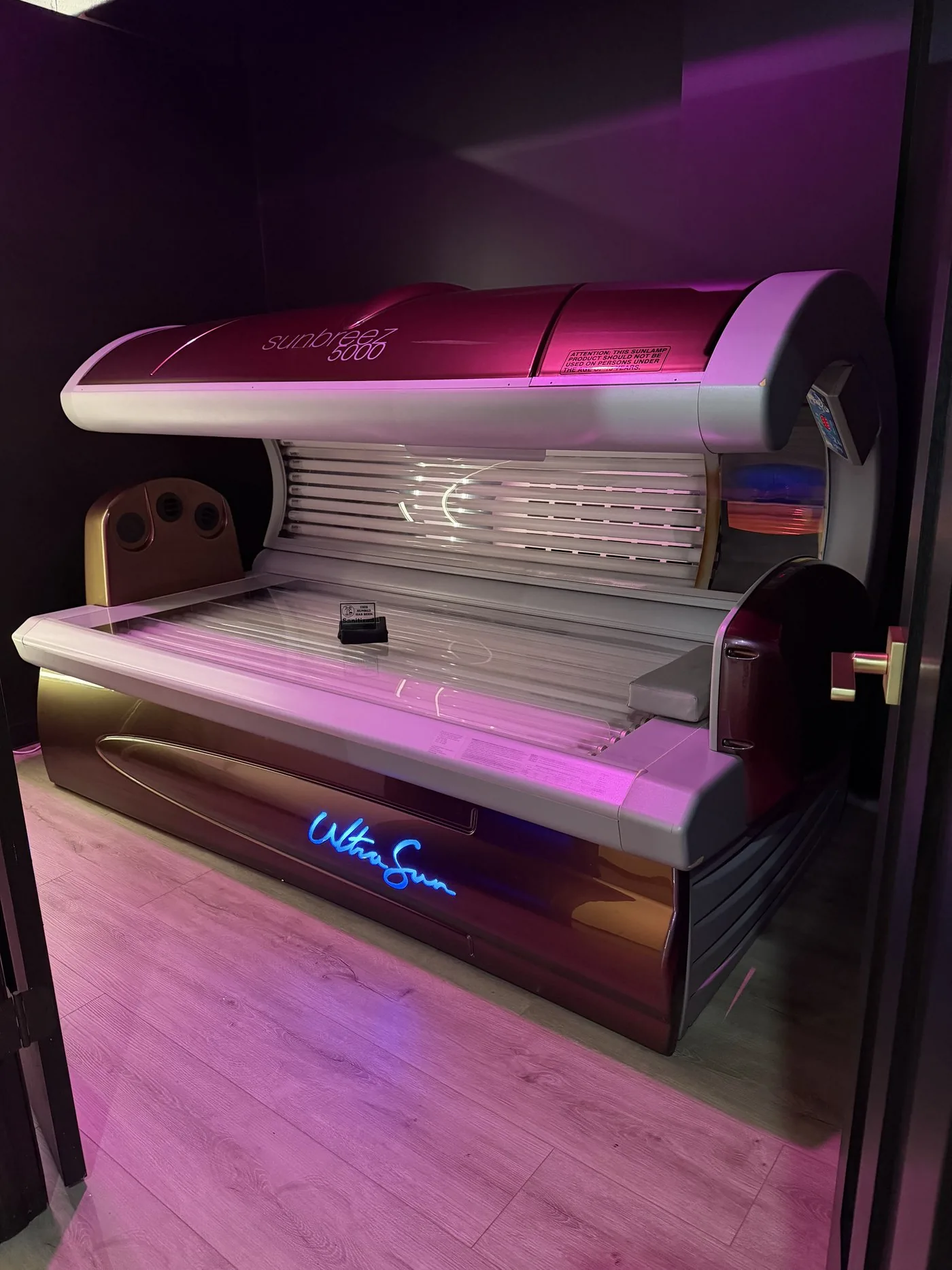 Diamond Level 6 lay-down tanning bed