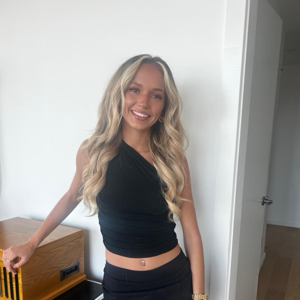 Emma Jaydasen Carpenter - Spray tanner